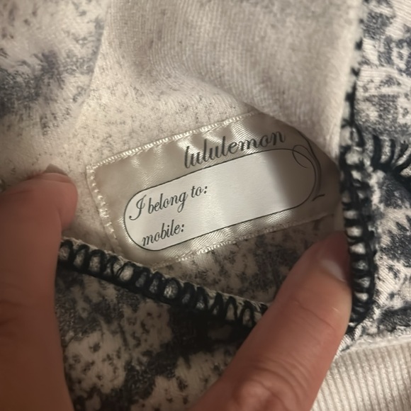 LULULEMON LIMITED EDITION HOODIE SZ 8 - Picture 8 of 8